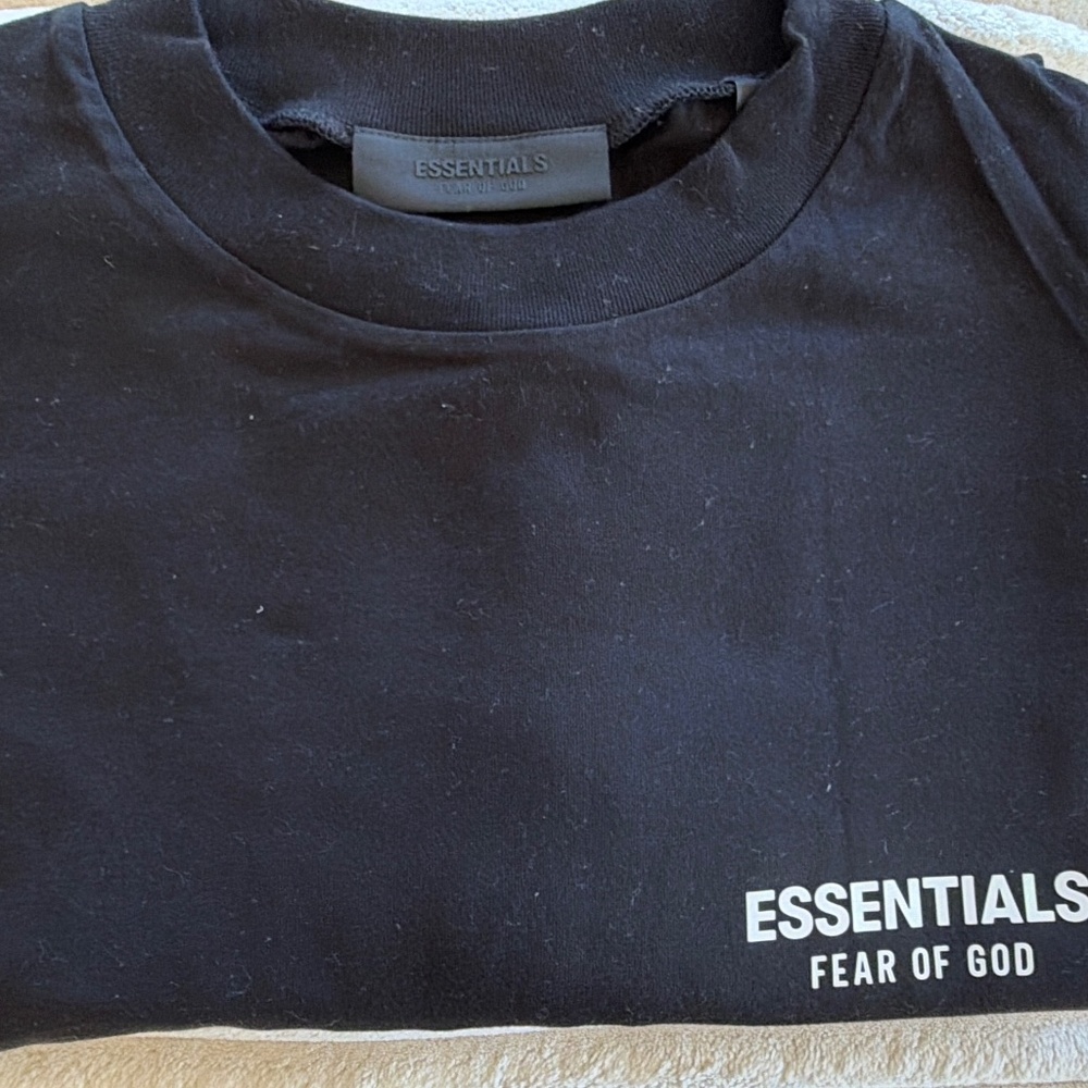 Essentials Fear of God Black Logo T-Shirt Size Large Men’s Streetwear Tee NEW